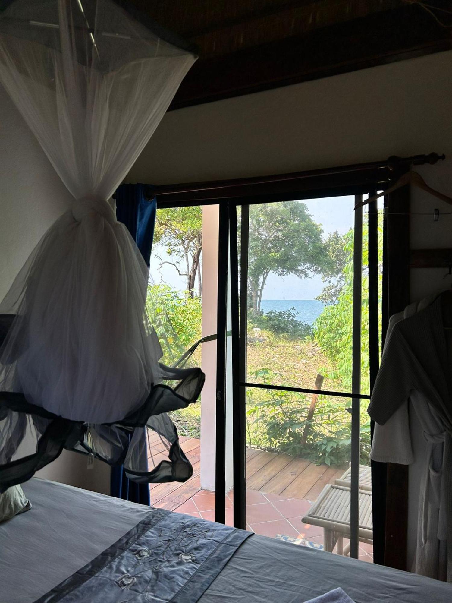 Beach House Cambodia Ко Ронг Санлоем Екстериор снимка