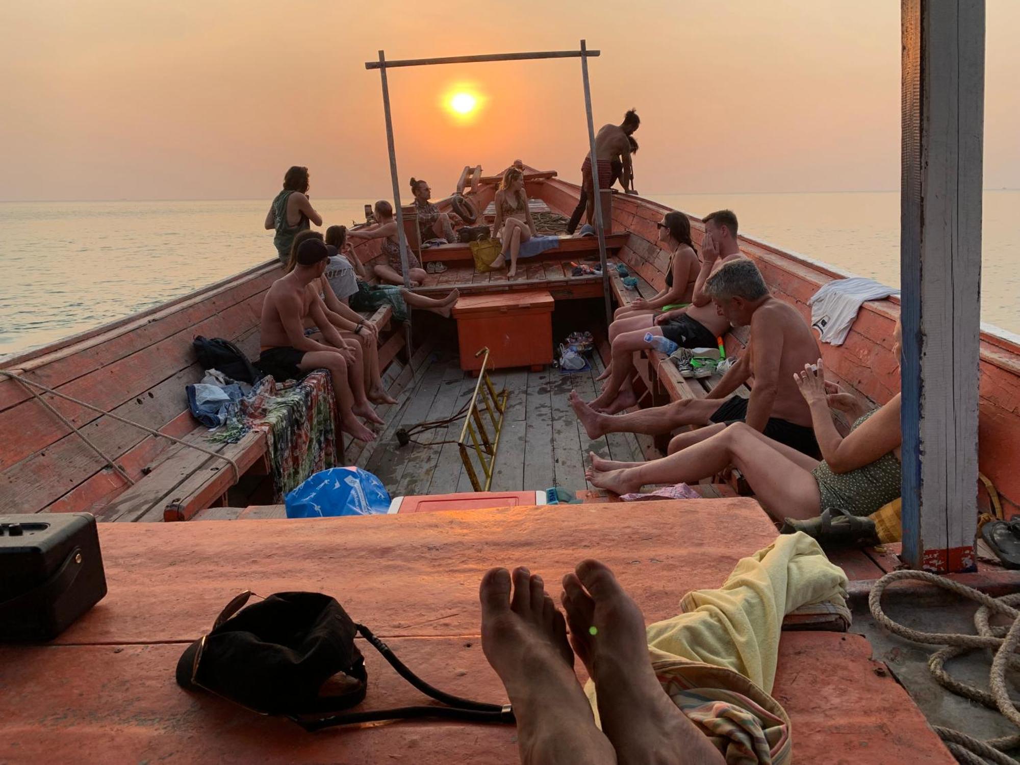 Beach House Cambodia Ко Ронг Санлоем Екстериор снимка